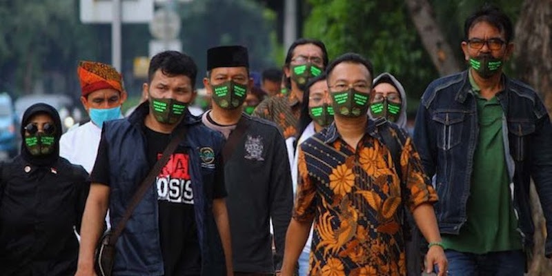 Ketua Majelis Jaringan Aktivis Pro Demokrasi (ProDEM) Iwan Sumule (baju batik palinng depan)/Net