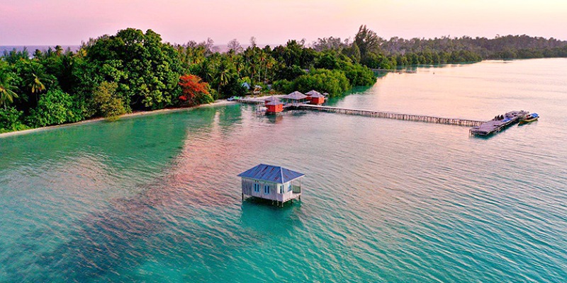 Dermaga Pulau Widi di Halmahera Selatan terlihat elok dan asri. Pulau ini sempat dilelang di situs Sotheby's.-FOTO: PEMKAB Halmahera Selatan-