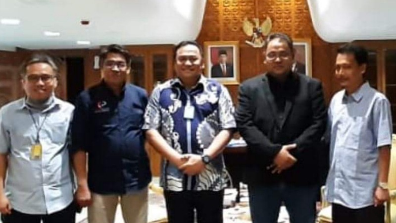 Para pendiri JMSI: Dari kanan ke kiri Waketum JMSI Rahimamdani, Ketum JMSI Teguh Santosa, Wakil Ketua DPR RI Rachmat Gobel, Sekjen JMSI awal Mahmud Marhaba dan Bendum awal Zaki Mubarok/Ist