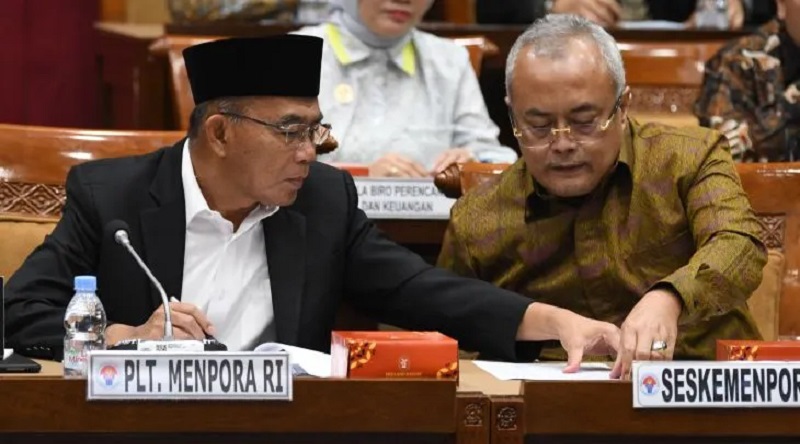 Plt. Menpora  Muhadjir Effendy meminta masyarakat tidak terlalu lama bersedih atas keputusan FIFA mencoret Indonesia sebagai tuan rumah Piala Dunia U-20. (Foto: Antara)