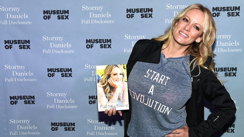 STORMY DANIELS ketika meluncurkan bukunya yang bertajuk Full Disclosure di New York City, 8 Oktober 2018.-NICHOLAS HUNT-GETTY IMAGES VIA AFP-