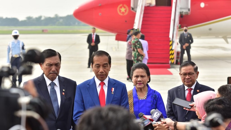 Presiden okowi tunjuk Mahfud MD Jadi Plt Menkominfo. (Foto: Setpres)