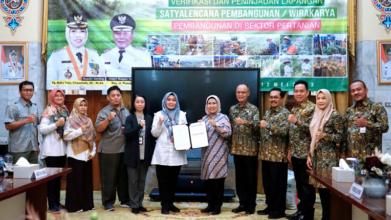 Tim penilai Satyalencana melakukan verivikasi lapangan di Pendopo Kabupaten Serang. (Foto: RMN)