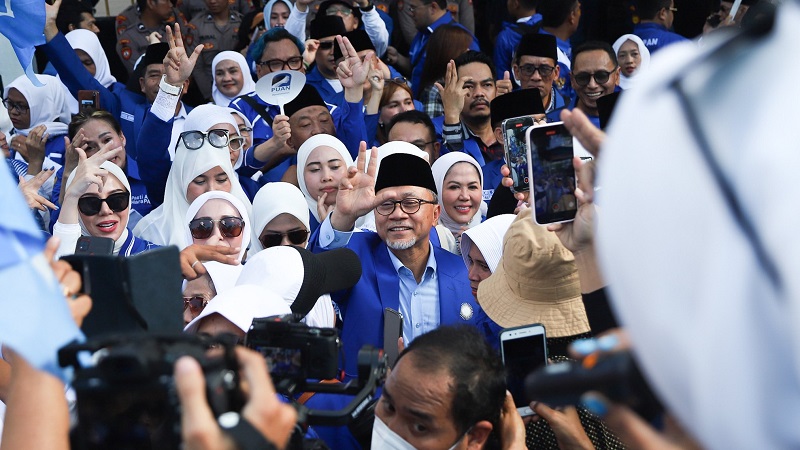 Ketua Umum DPP PAN Zulkifli Hasan saat mendaftarkan Bacaleg ke KPU RI. (Foto: Media Center PAN)