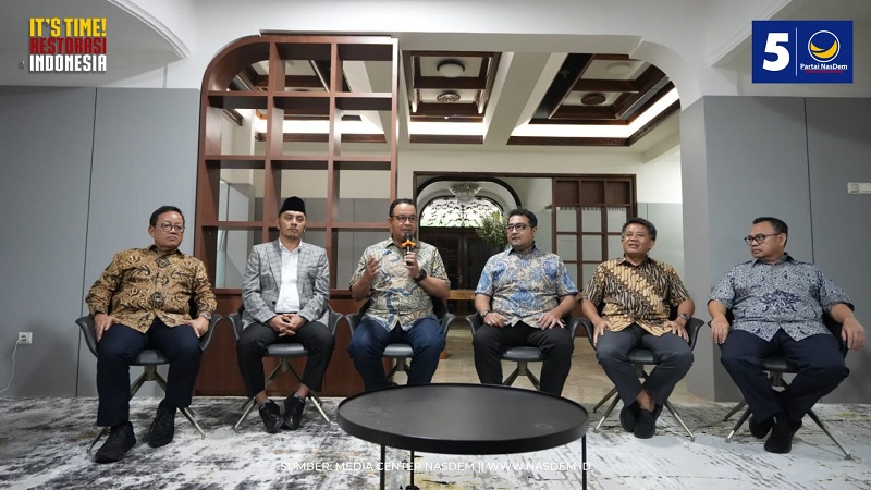 Bakal calon presiden (Bacapres) Anies Baswedan menyampaikan keterangan pers seputar perkembangan politik tekini. (Foto: Twitter Nasdem)