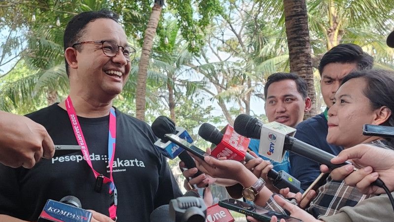 Mantan Gubernur DKI Jakarta Anies Baswedan menonton Formula E bukan undangan tapi beli tiket sendiri. (Foto: Antara)