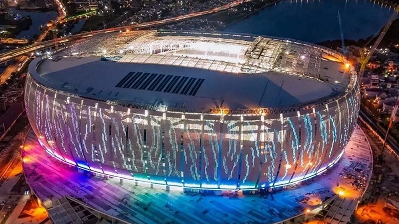 Jakarta International Stadium (JIS) pada malam hari. (Foto: Repro)