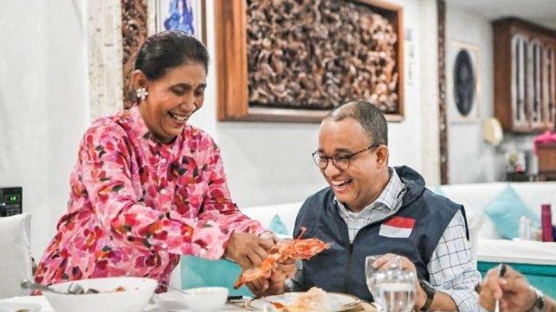 Keakraban Anies Baswedan dan Susi Pudjiastuti. (Foto: Repro)