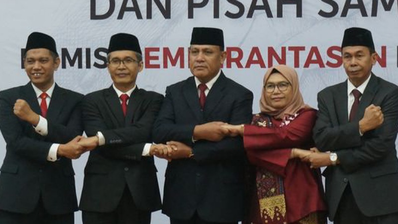 Lima pimpinam KPK periode 2019-2023, minus Johanis Tanak yang menggantikan Lili Pintauli. (Foto: Repro)