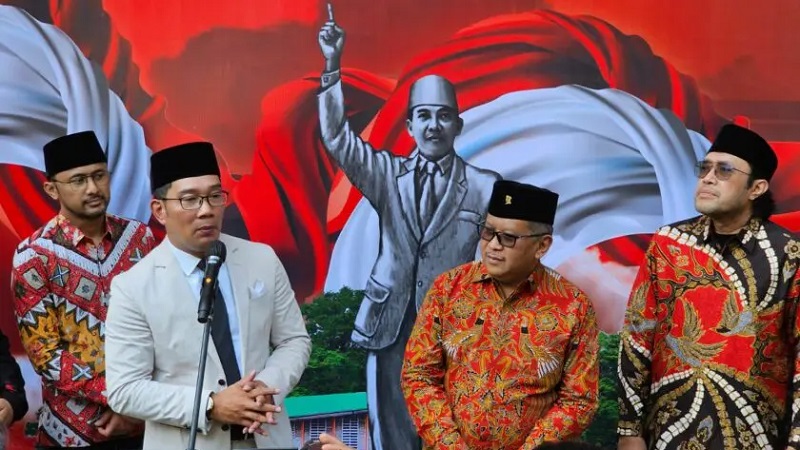 Gubernur Jawa Barat  Ridwan Kamil dan Sekjen DPP PDIP Hasto Kristiyanto saat Groundbreaking Monumen Plaza Bung Karno di Bandung, Jawa Barat, Rabu (28/6). (Foto: Repro)