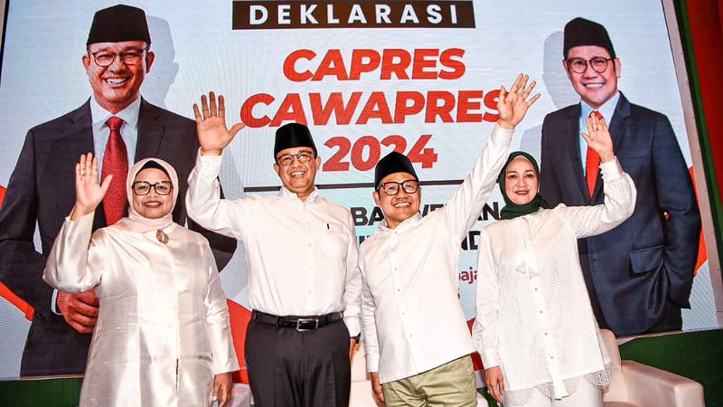 Bacapres dan bacawapres Anies Baswedan dan Muhaimin Iskandar dengan istrinya masing-masing saat deklarasi Capres dan Cawapres. (Foto: Repro)