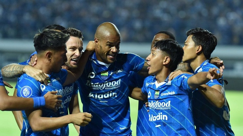 Tim Persib Bandung merayakan kemenangan atas tim Persita. (Foto: Dok Persib)