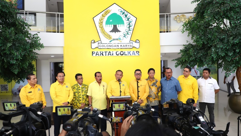 DPP Partai Golkar mengumumkan 10 SK rekomendasi untuk pasangan calon gubernur dan wakil. [Foto: Ist/RMN]