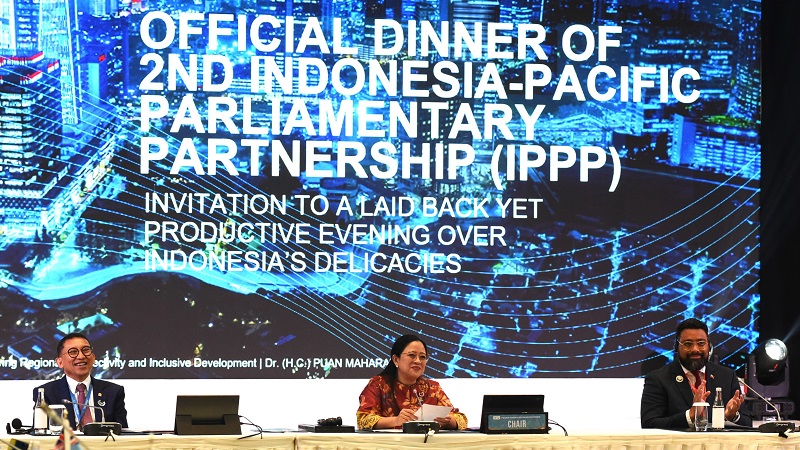 Ketua DPR RI Puan Maharani secara resmi menutup IPPP Tahun 2024 di Hotel Fairmont, Jakarta, Kamis (25/7). [Foto: Jumas DPR RI]