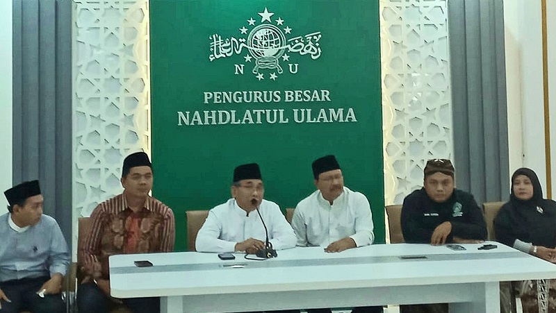 Ketua Umum PBNU Yahya Cholil Staquf (Gus Yahya) saat memberikan keterangan pers terkait lima aktivis NU yang bertemu Presiden Israel. [Foto; Repro]