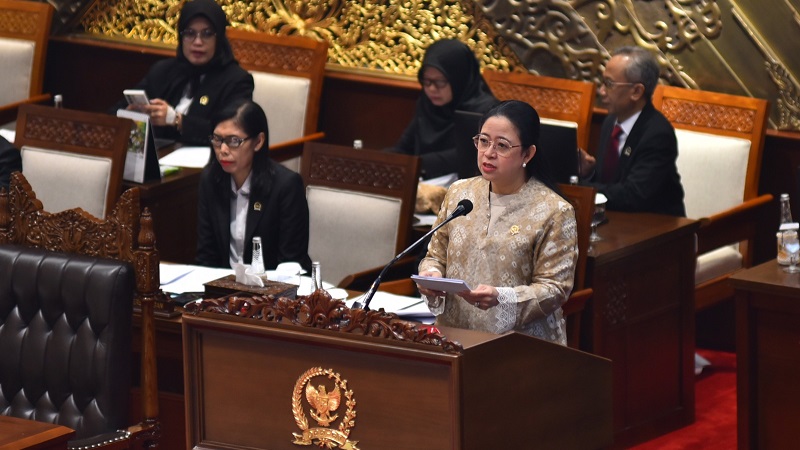 Ketua DPR RI Puan Maharani saat menyampaikan pidato penutupan masa sidang V tahun sidang 2023-2024 di Senayan, Jakarta, Kamis (11/7).  [foto: Dok DPR]