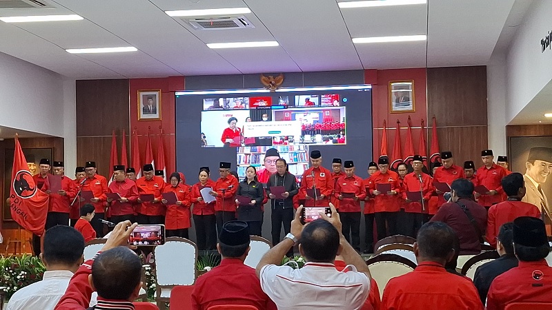 Ketua Umum PDIP Megawati Soekarnowati melantik perpanjangan kepengurusan hingga 2025. (Foto: Disway)