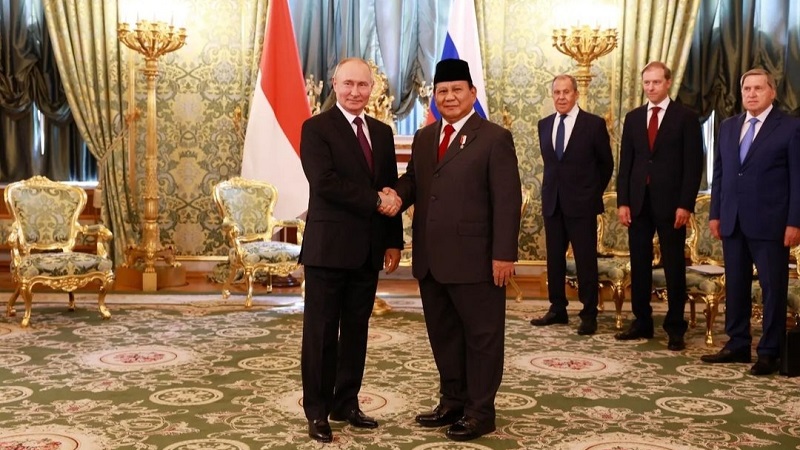 Presiden terpilih Prabowo Subianto bertemu dengan Presiden Rusia Vladimir Putin untuk melakukan kerja sama pertahanan, Ketahanan Pangan dan Pendidikan. [Foto: Dok Menhan/SinPo]