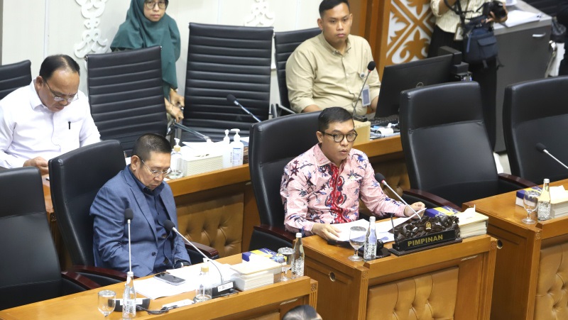 Wakil Ketua Baleg DPR RI Achmad Baidowi saat memimpin rapat di Gedung Nusantara II, DPR RI, Senayan, Jakarta, Rabu (21/8). [Foto: Dok Sinpo]