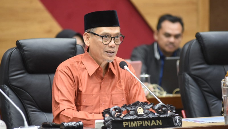 Wakil Ketua Komisi X DPR RI, Abdul Fikri Faqih saat memimpin Rapat kerja Komisi X DPR RI dengan Menteri Pemuda dan Olahraga, Kamis (12/9). [Foto: Dep/vel/DPR]