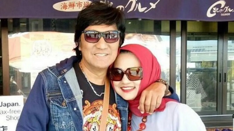 Rocker Ikang Fawzi dan istrinya Marissa Haque saat di Jepang (Instagram/@ikangfawzi)