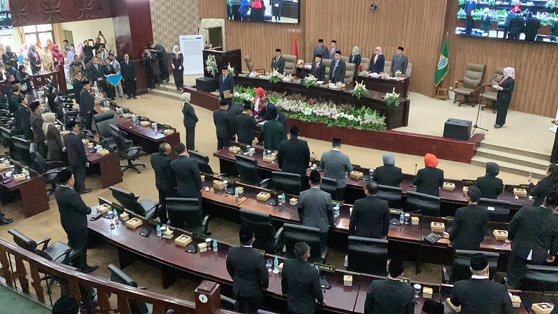 Pelantikan Pimpinan DPRD di ruang Sidang Paripurna, Rabu (2/10).  [Foto: Repro]