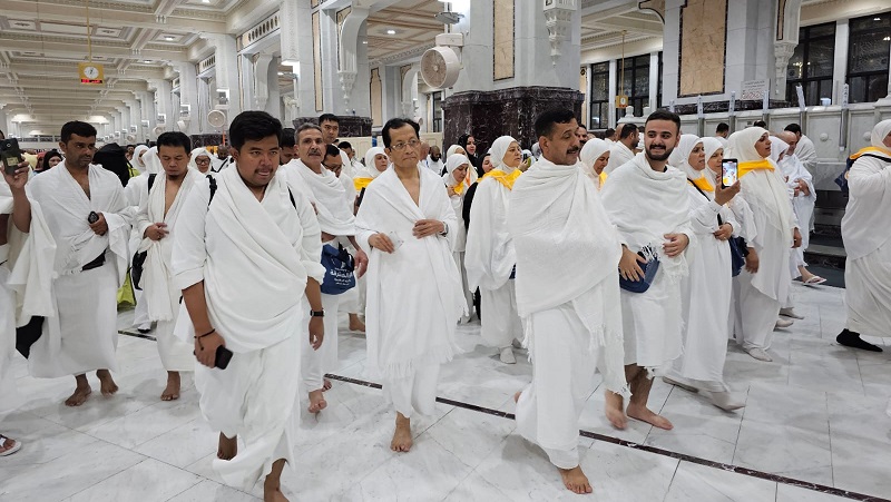 Menteri Agama Nasaruddin Umar saat melaksanakan ibadah Umrah. [Foto: Dok Kemenag/RMN\