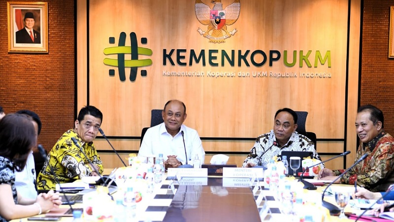 Kemenkop, Kemendes, dan Pembangunan Daerah, dan Badan Gizi Nasional mencanangkan gotong-royong Program Makan Bergizi Gratis (MBG). [Foto: Kemenkop/RMN]