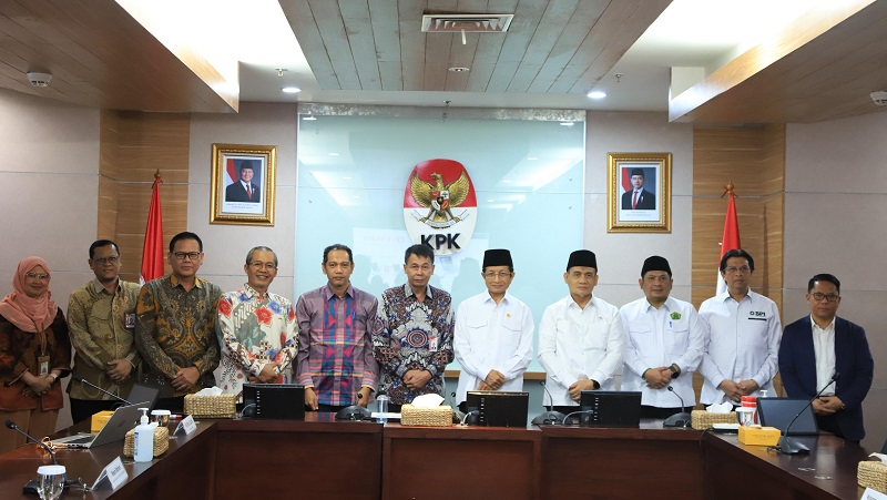 Menag Nasaruddin Umar didampingi Wamenag Romo Syafi'i dan beberapa pejabat mengunjungi  KPK,Selasa (19/11). [Foto: Dok Kemenag/RMN]