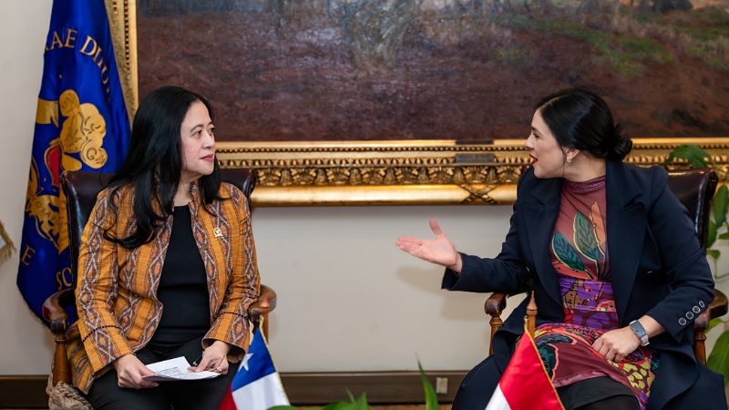 Ketua DPR RI Puan Maharani bertemu dengan Ketua Parlemen Chili, Karol Cariola Oliva di Congreso Nacional de Chile Valparaisodalam, Senin (4/11). [Foto : Dok DPR/RMN]