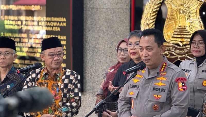 Kapolri Jenderal Listyo Sigit Prabowo melakukan konferensi bersama dengan Mendikdasmen Abdul Mu'ti. [Foto: Dok Humas Polri/RMN]