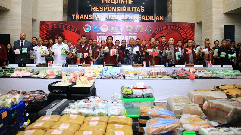 Jumpa pers penanganan peredaran Narkoba di Mabes Polri, Jakarta Selatan, Jumat (1/11). [Foto: Humas Polri/RMN]