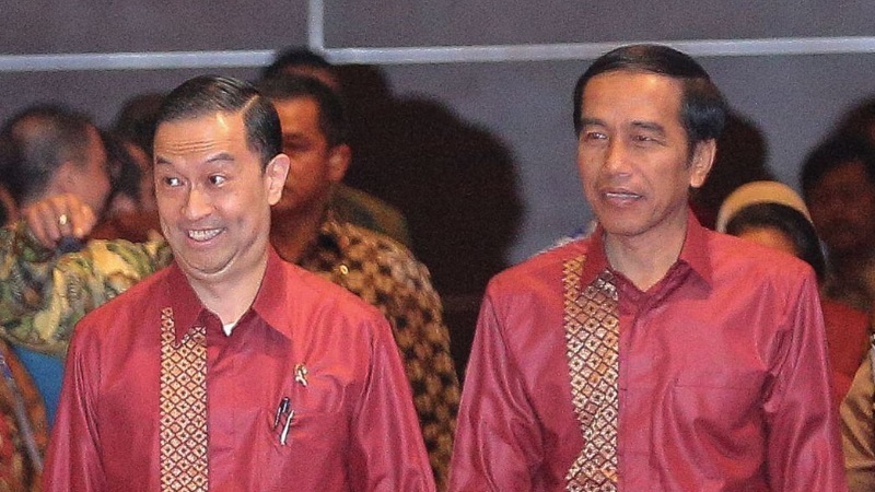 Thomas Trikasih Lembong bersama Presiden Jokowi (saat menjabat) dalam satu kesempatan. [Foto: Repro/RMN]