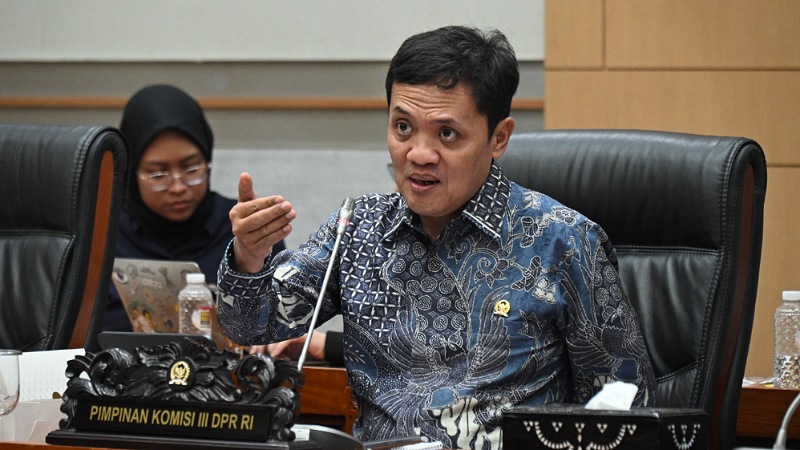 Ketua Komisi III DPR RI Habiburokhman saat memimpin RDPU Komisi III dengan Reza Artamevia. [Foto: Dok DPR/RMN]