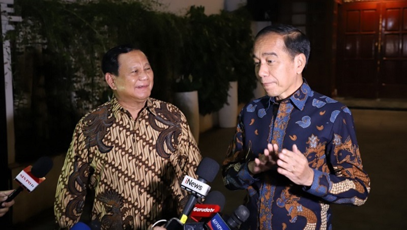 Presiden ke-7 Jokowi menemui Presiden Prabowo Subianto di kediamannya di kertanegara/ [Foto: Repro/RMN]