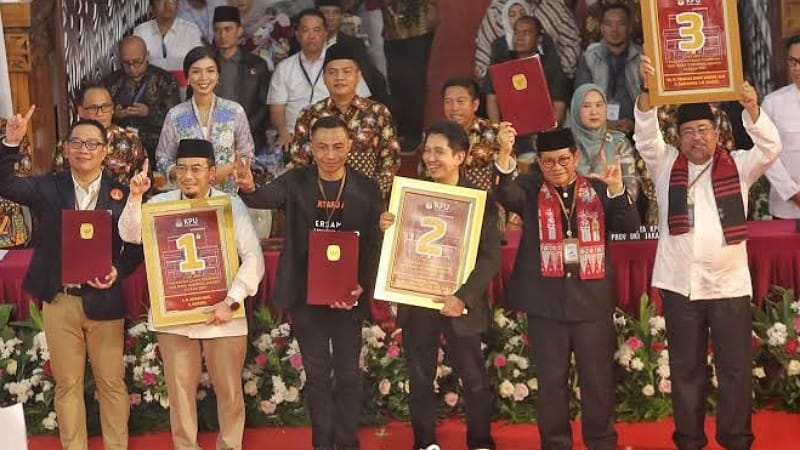 Calon gubernur dan Wakil Gubernur Jakarta saat pengambilan nomor urut. [Foto: Repro/RMN]