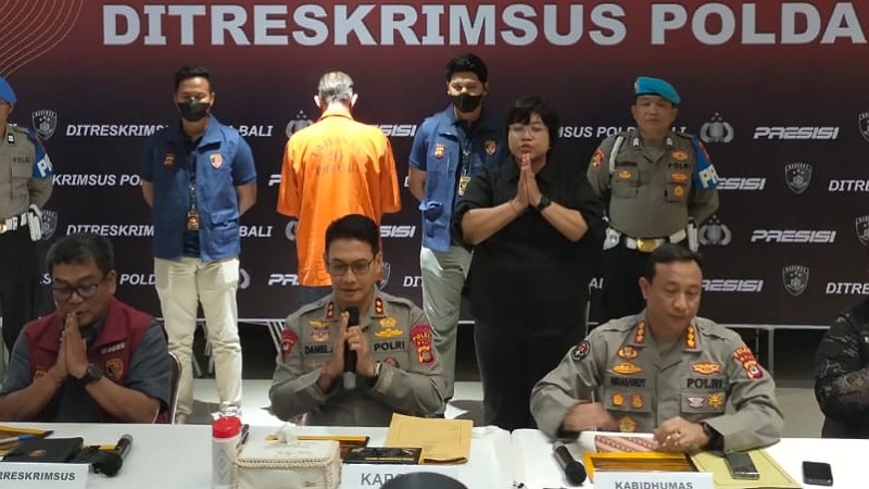 Rilis penetapan tersangka WNA Jerman ditepakan Polda Bali tersangka dalam kasus alih fungsi lahan pertanian. [Foto: Dok Humas Polri/RMN]