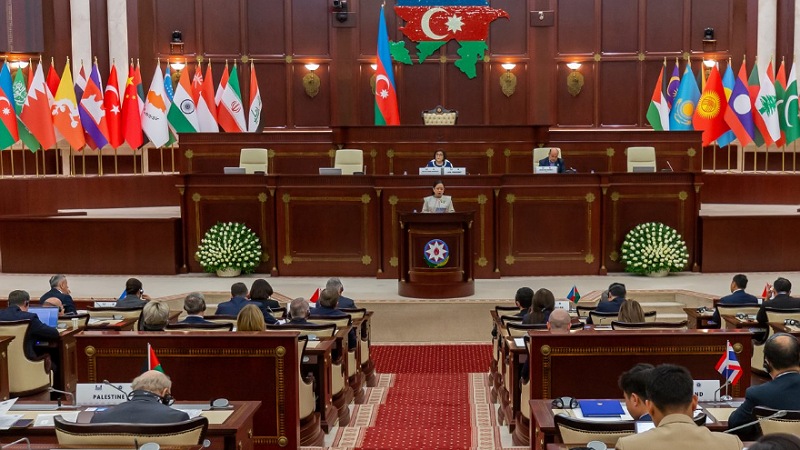 Ketua DPR RI Puan Maharanidi Konferensi Tingkat Tinggi (KTT) ke-15 Asian Parliamentary Assembly (APA) di Gedung Milli Majlis, Baku, Azerbaijan. - Foto: X Puan Maharani -