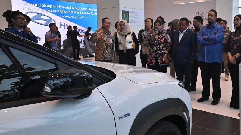 Anggota Komisi VIII DPR RI Muhammad Hatta, saat mengikuti Kunker Spesifik Tim Komisi VIII DPR RI ke PT Hyundai Manufacturing Indonesia, Bekasi, Kamis (6/2/2025). [Foto: Dok DPR/RMN]