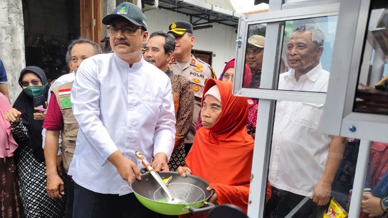 Gus Ipul Garansi! Bansos PKH & BPNT Cair Minggu Ketiga Mei!