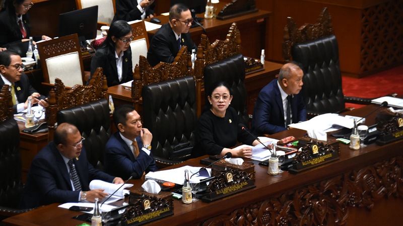 Ketua DPR RI Puan Maharani resmi membuka Rapat Paripurna ke-18 DPR RI Masa Persidangan III Tahun Sidang 2024–2025. - Humas DPR RI -