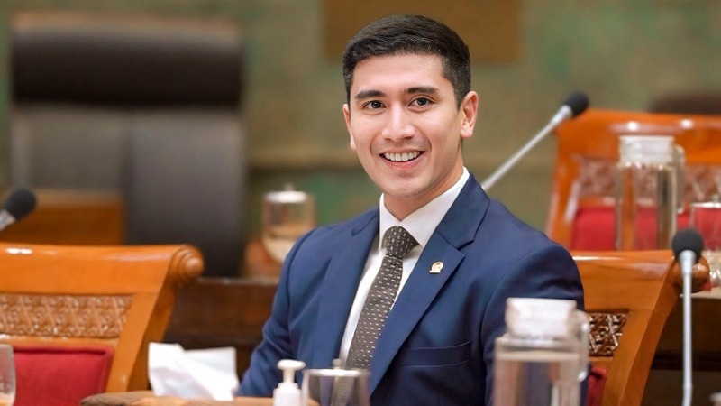Verrell Dukung Gubernur Jabar, Tapi Ingatkan: Jangan Lukai Psikologis Anak Didik! Anggota Komisi X DPR RI, Verrell Bramasta - Foto: Repro -