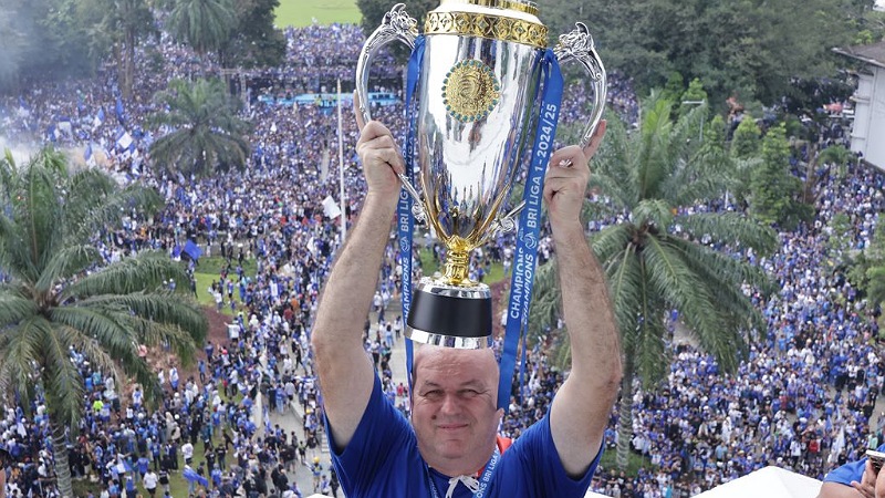 Bojan Hodak: Juara Beruntun Itu Mustahil, Tapi PERSIB Membuktikannya!