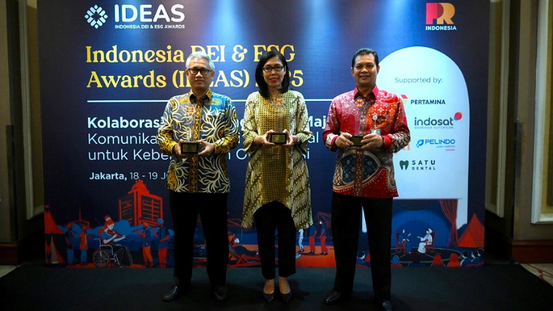 Borong Tiga Penghargaan, Setjen DPR RI Berjaya di Ajang IDEAS 2025!