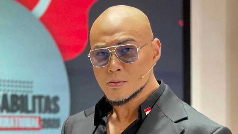 Harta Fantastis Stafsus Menhan Deddy Corbuzier Tembus Rp953 Miliar! Staf Khusus Menteri Pertahanan, Deddy Cahyadi alias Deddy Corbuzier. - Foto: Repro -