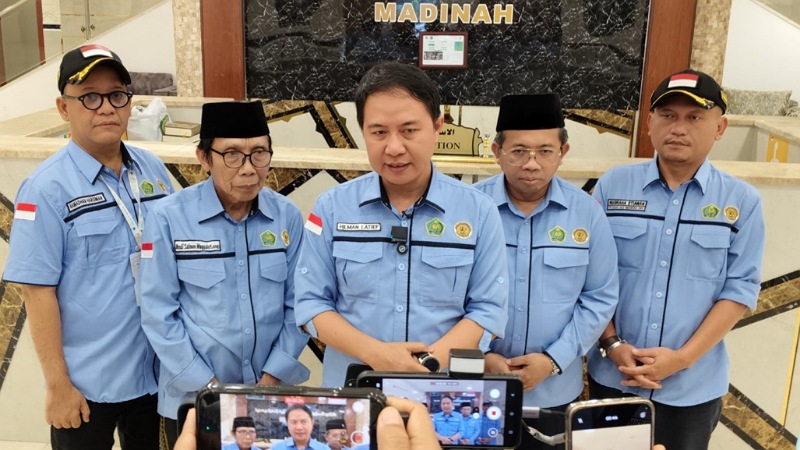 Soal Nota Diplomatik! Dirjen Haji: Bukan Teguran, Tapi Catatan Teknis yang Sudah Selesai! Dirjen PHU Hilman Latief saat memberikan keterangan pers di Madinah - Foto: Dok Kemenag -