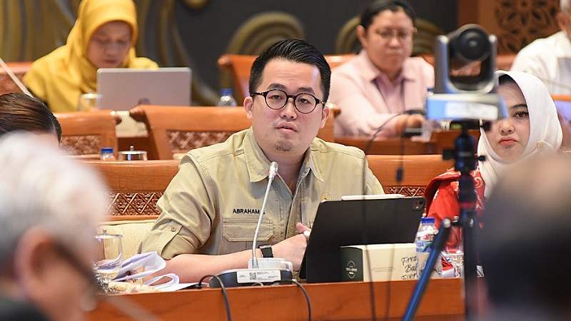 Abraham Sentil RUU Penyiaran: Jangan Campur Aduk TV, Game, dan Medsos! Anggota Komisi I DPR RI dari Fraksi Golkar, Abraham Sridjaja - Humas DPR -