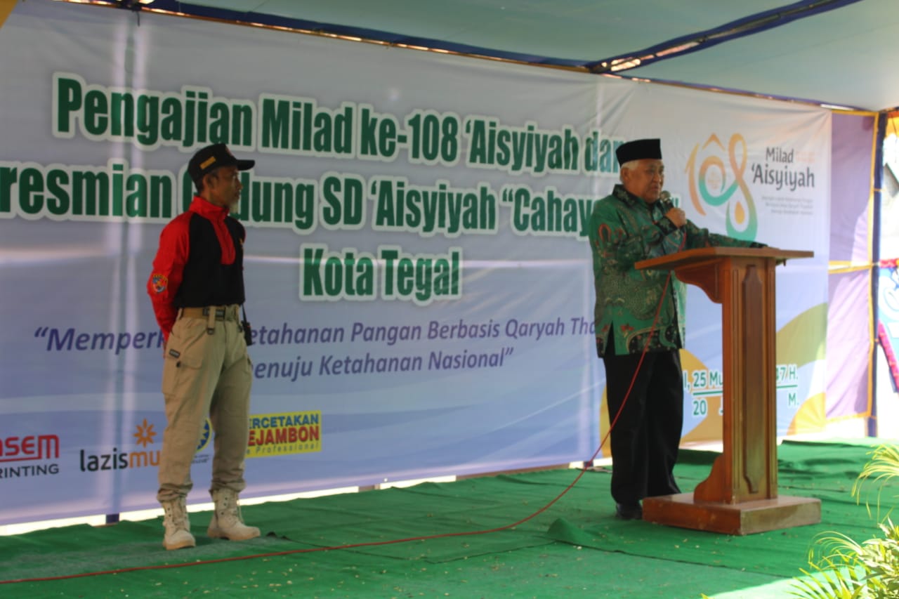 Din Apresiasi Perkembangan Amal Usaha Aisyiyah: Bisa Jadi Pesaing Internal Muhammadiyah Ketua Umum PP Muhammadiyah 2005-2015 Prof. Dr. M. Din menyampaikan tausiyah dalam acara Peringatan Milad 108 Aisyiah dan sekaligus Peresmian Gedung SD Aisyiah Cahaya Insan, Kota Tegal, kemarin. - Dok. Pribadi -