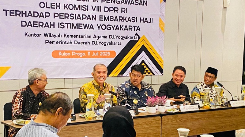 Kunker Komisi VIII DPR RI ke DI Yogyakarta bahas rencana pembangunan Asrama Haji DI Yogyakarta di Kulon Progo, Jumat (11/7/2025). - Foto: Kemenag -