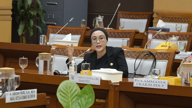 Duit Bansos Mandek Gara-Gara Nama Salah, DPR: PPATK Harus Turun Tangan!